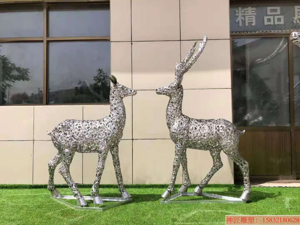 不锈钢镂空动物鹿雕塑3